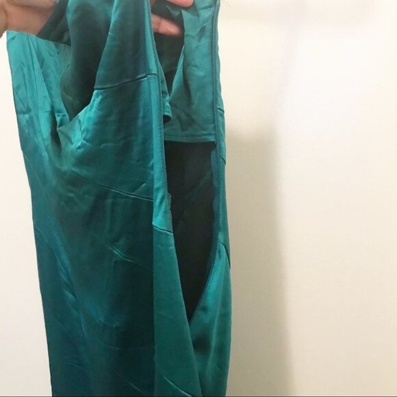 ✨✨5/$10✨✨ Calvin Klein green aquamarine One Shoulder Diagonal Seam Satin Dress - Picture 5 of 9